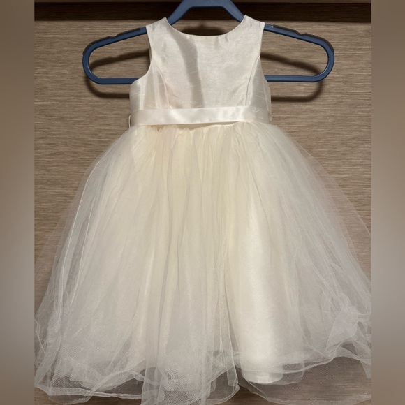 David's Bridal Ivory Flower Girl Dress - Picture 3 of 8
